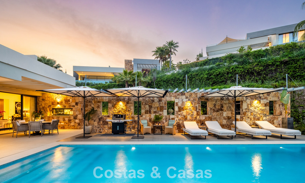 Villa moderna de lujo con vistas al mar en el Valle del Golf de Nueva Andalucía, Marbella 806060
