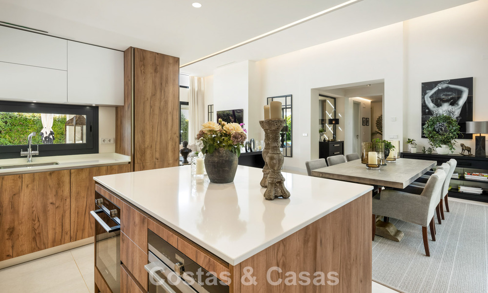 Villa moderna de lujo con vistas al mar en el Valle del Golf de Nueva Andalucía, Marbella 806074