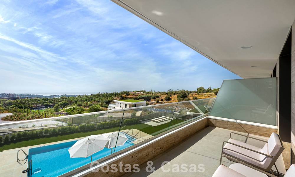 Nuevo apartamento dúplex con vistas panorámicas al mar en venta en la Nueva Milla de Oro, entre Marbella y Estepona 806113