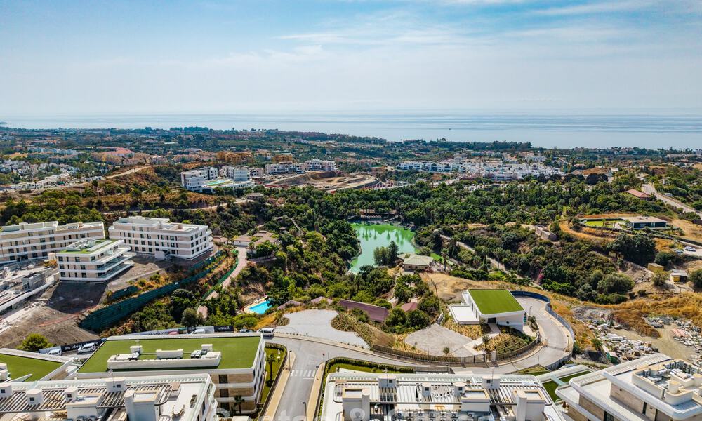 Nuevo apartamento dúplex con vistas panorámicas al mar en venta en la Nueva Milla de Oro, entre Marbella y Estepona 806120