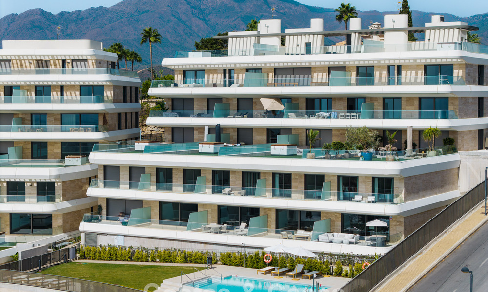 Nuevo apartamento dúplex con vistas panorámicas al mar en venta en la Nueva Milla de Oro, entre Marbella y Estepona 806122