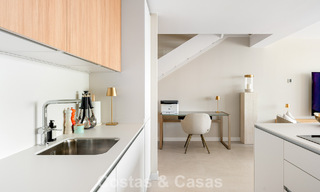 Nuevo apartamento dúplex con vistas panorámicas al mar en venta en la Nueva Milla de Oro, entre Marbella y Estepona 806127 