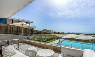 Nuevo apartamento dúplex con vistas panorámicas al mar en venta en la Nueva Milla de Oro, entre Marbella y Estepona 806136 