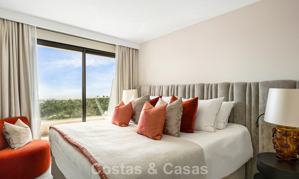 Nuevo apartamento dúplex con vistas panorámicas al mar en venta en la Nueva Milla de Oro, entre Marbella y Estepona 806143