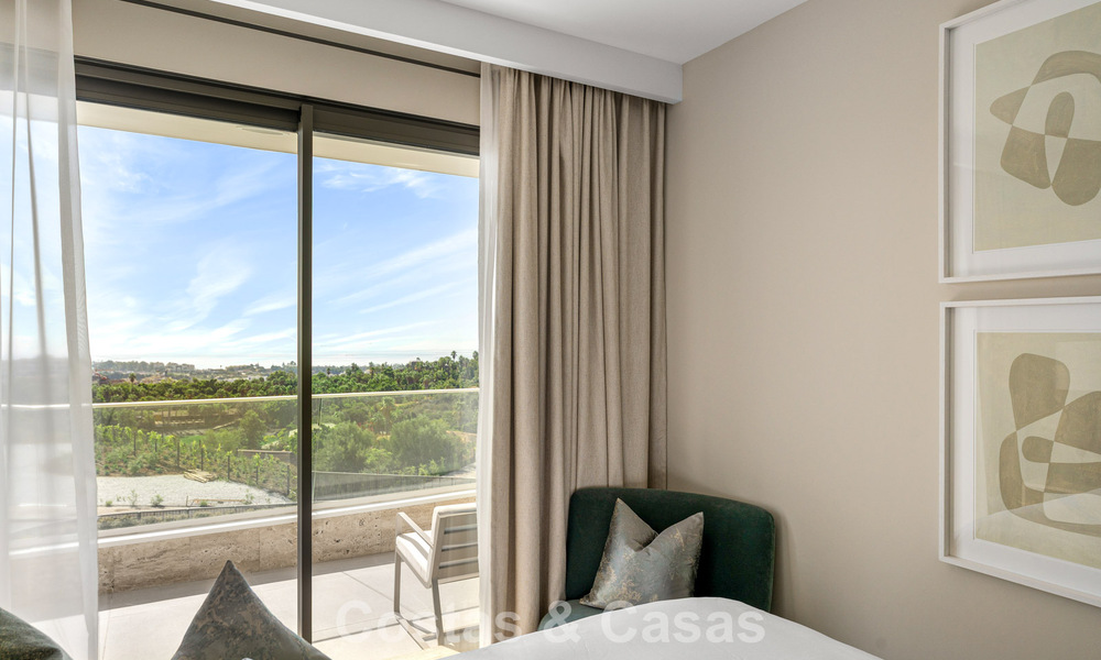 Nuevo apartamento dúplex con vistas panorámicas al mar en venta en la Nueva Milla de Oro, entre Marbella y Estepona 806145