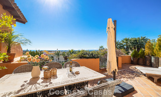 Apartamento totalmente reformado con vistas panorámicas al mar en venta en el Valle del Golf de Nueva Andalucía, Marbella 806151 
