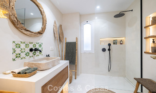 Apartamento totalmente reformado con vistas panorámicas al mar en venta en el Valle del Golf de Nueva Andalucía, Marbella 806167 