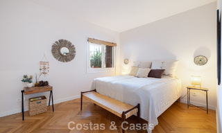 Apartamento totalmente reformado con vistas panorámicas al mar en venta en el Valle del Golf de Nueva Andalucía, Marbella 806170 