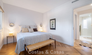 Apartamento totalmente reformado con vistas panorámicas al mar en venta en el Valle del Golf de Nueva Andalucía, Marbella 806172 