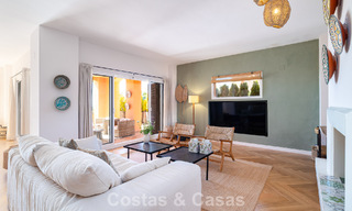 Apartamento totalmente reformado con vistas panorámicas al mar en venta en el Valle del Golf de Nueva Andalucía, Marbella 806183 