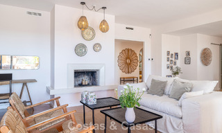 Apartamento totalmente reformado con vistas panorámicas al mar en venta en el Valle del Golf de Nueva Andalucía, Marbella 806184 
