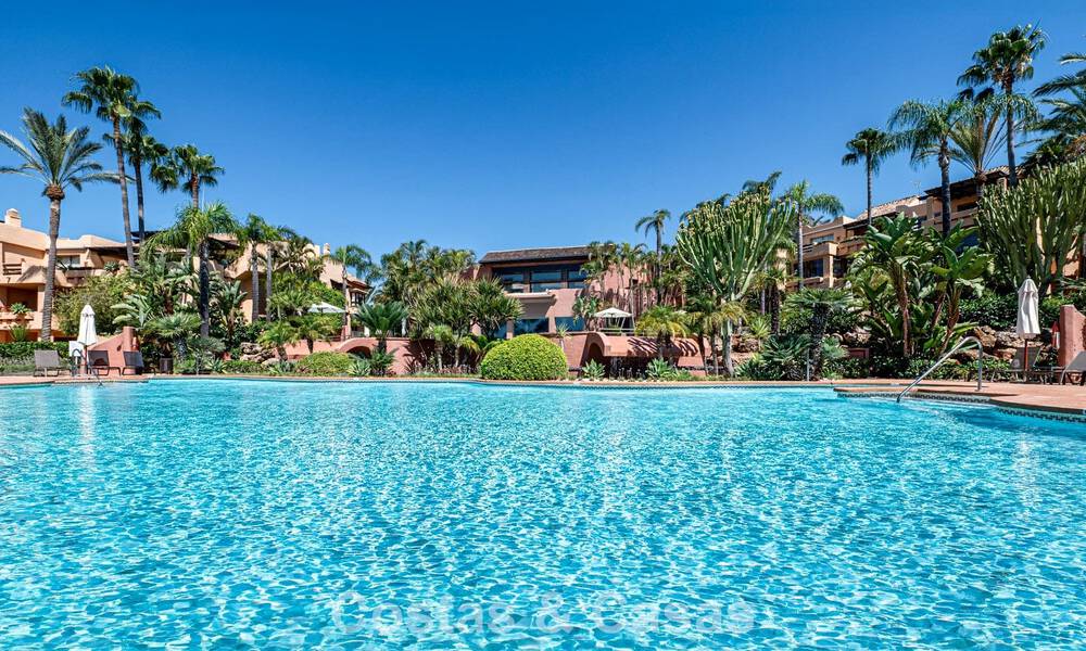 Exclusivo apartamento en planta baja con jardín privado en la Milla de Oro de Marbella 806188