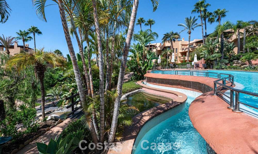 Exclusivo apartamento en planta baja con jardín privado en la Milla de Oro de Marbella 806189