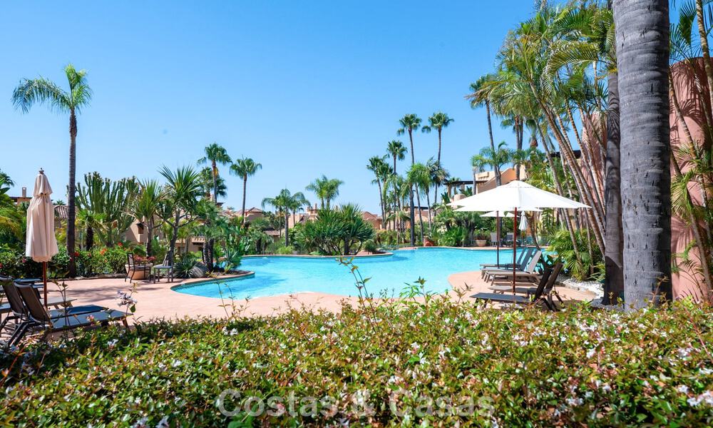 Exclusivo apartamento en planta baja con jardín privado en la Milla de Oro de Marbella 806190