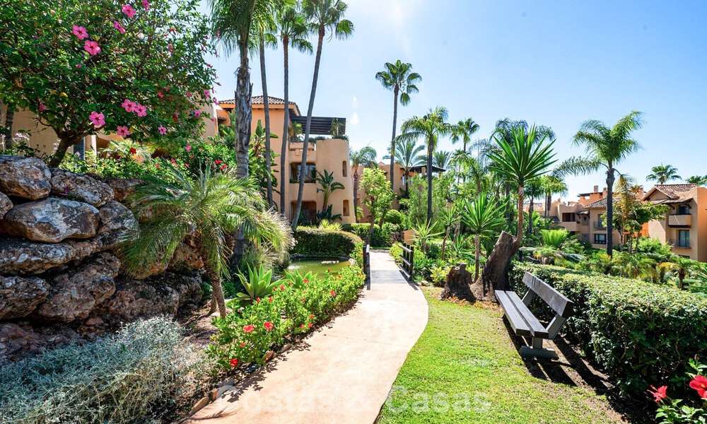 Exclusivo apartamento en planta baja con jardín privado en la Milla de Oro de Marbella 806191