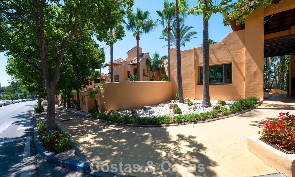 Exclusivo apartamento en planta baja con jardín privado en la Milla de Oro de Marbella 806192