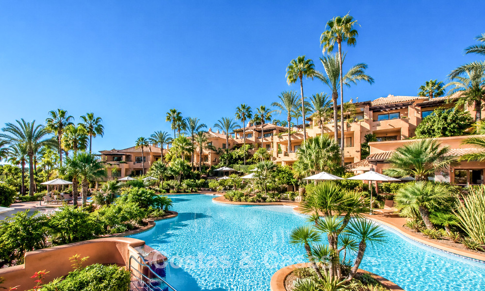 Exclusivo apartamento en planta baja con jardín privado en la Milla de Oro de Marbella 806193