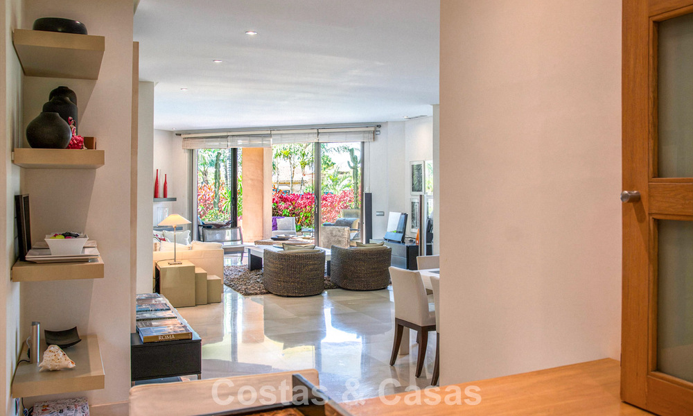 Exclusivo apartamento en planta baja con jardín privado en la Milla de Oro de Marbella 806203