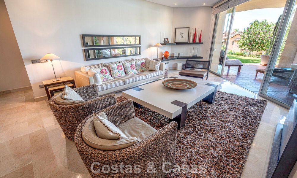 Exclusivo apartamento en planta baja con jardín privado en la Milla de Oro de Marbella 806205
