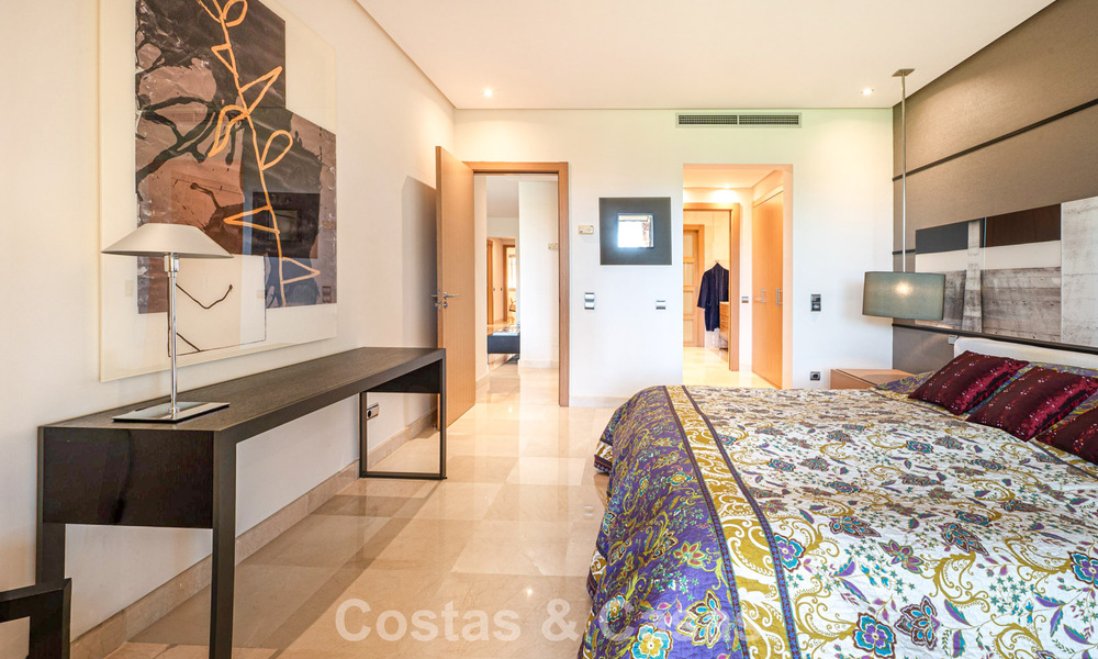 Exclusivo apartamento en planta baja con jardín privado en la Milla de Oro de Marbella 806215