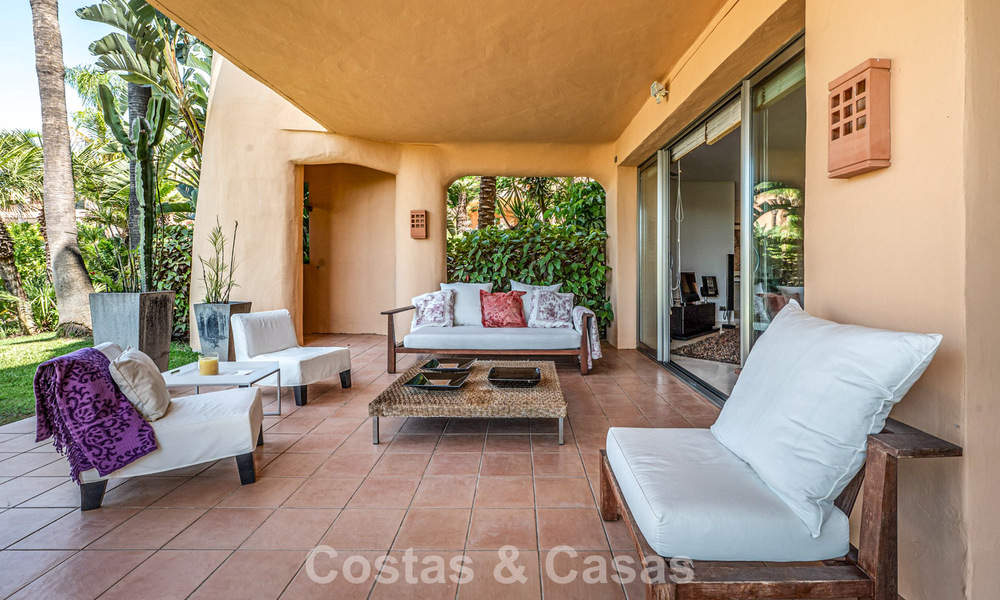 Exclusivo apartamento en planta baja con jardín privado en la Milla de Oro de Marbella 806223