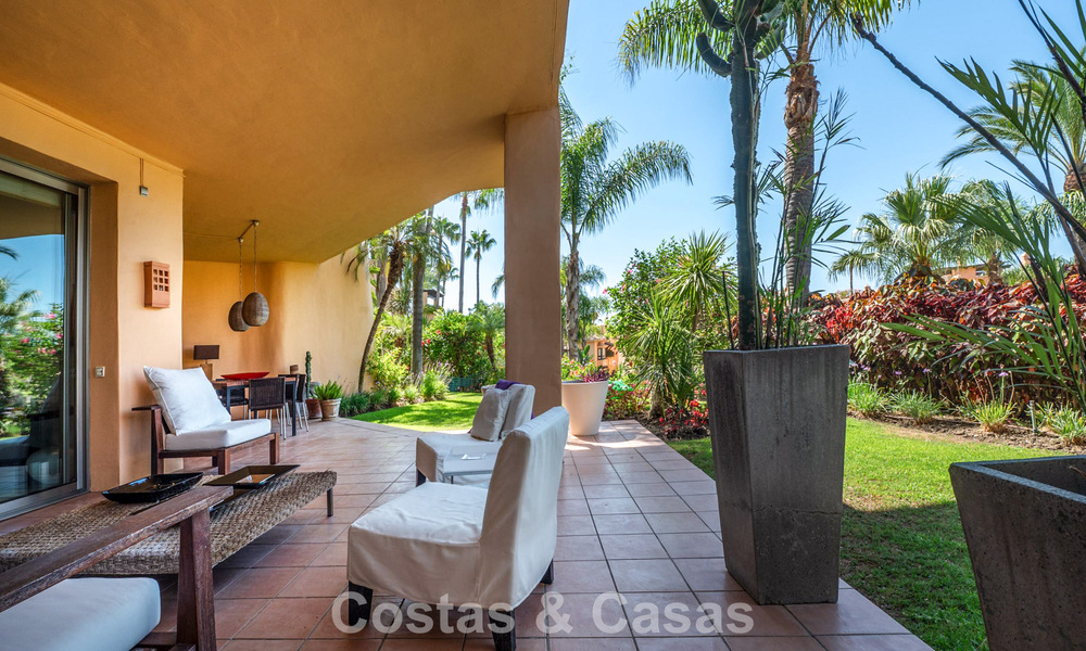 Exclusivo apartamento en planta baja con jardín privado en la Milla de Oro de Marbella 806225