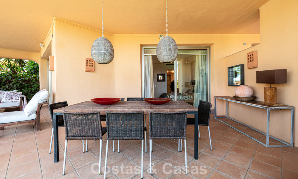 Exclusivo apartamento en planta baja con jardín privado en la Milla de Oro de Marbella 806227