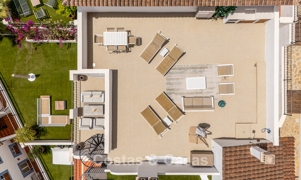 Ático espacioso listo para entrar a vivir en un complejo de estilo andaluz en Marbella - Benahavís 806242