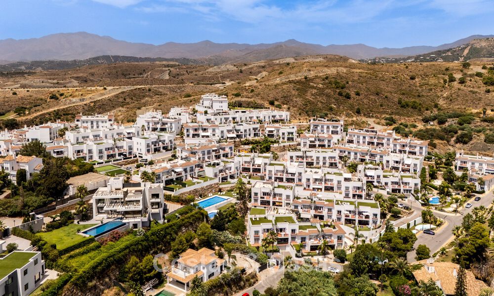 Ático espacioso listo para entrar a vivir en un complejo de estilo andaluz en Marbella - Benahavís 806245
