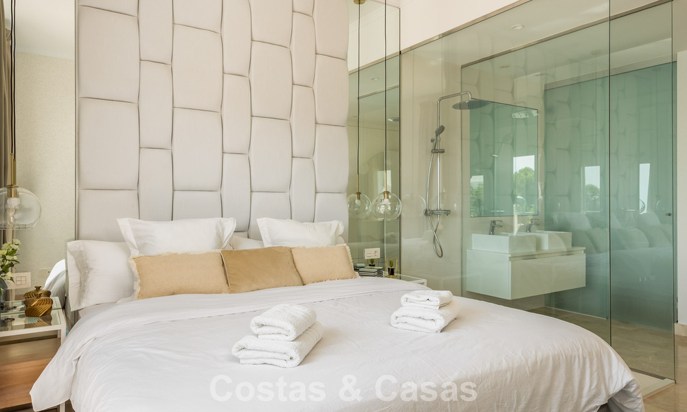 Ático espacioso listo para entrar a vivir en un complejo de estilo andaluz en Marbella - Benahavís 806251