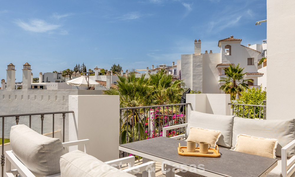 Ático espacioso listo para entrar a vivir en un complejo de estilo andaluz en Marbella - Benahavís 806253