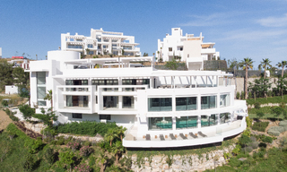 Apartamentos y villas en venta en Palo Alto, un exclusivo resort de lujo a pocos minutos del centro de Marbella 805889 