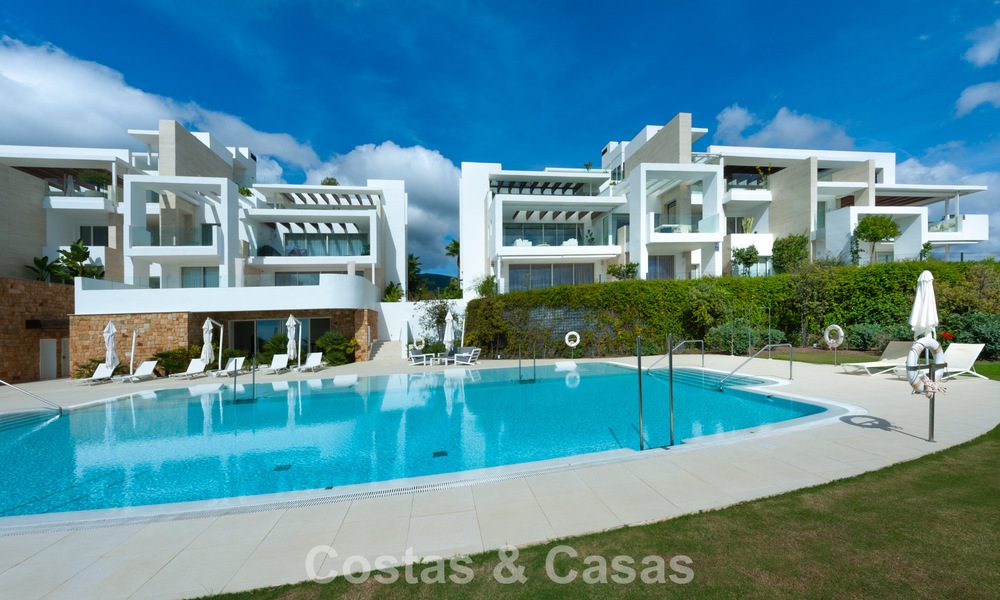 Apartamentos y villas en venta en Palo Alto, un exclusivo resort de lujo a pocos minutos del centro de Marbella 808424