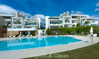 Apartamentos y villas en venta en Palo Alto, un exclusivo resort de lujo a pocos minutos del centro de Marbella 808424 
