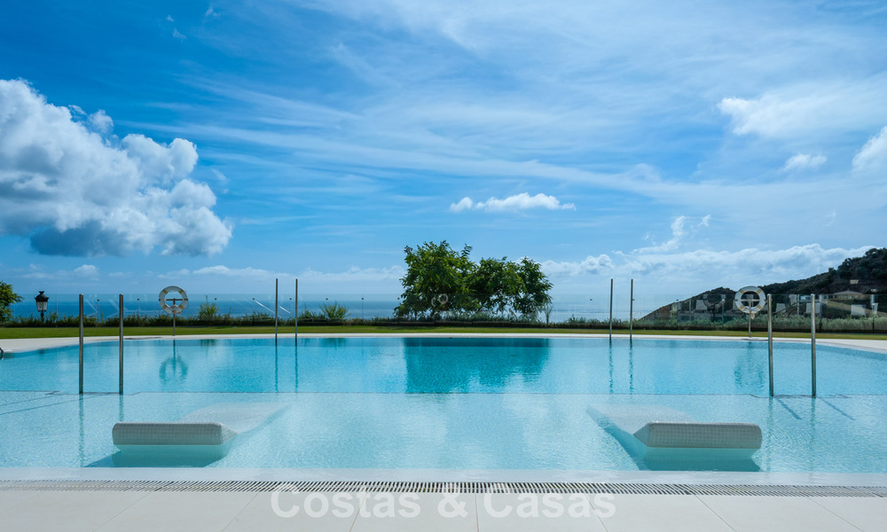 Apartamentos y villas en venta en Palo Alto, un exclusivo resort de lujo a pocos minutos del centro de Marbella 808427