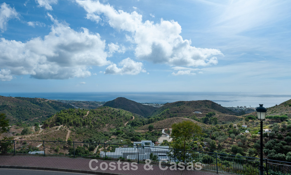 Apartamentos y villas en venta en Palo Alto, un exclusivo resort de lujo a pocos minutos del centro de Marbella 808432