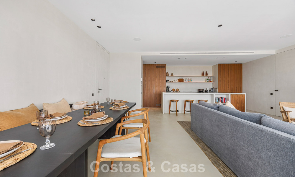 Apartamento de primera categoría con vistas al mar en venta en un complejo boutique cerrado en Marbella - Benahavís 806599