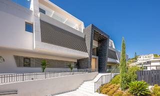 Apartamento de primera categoría con vistas al mar en venta en un complejo boutique cerrado en Marbella - Benahavís 806696 
