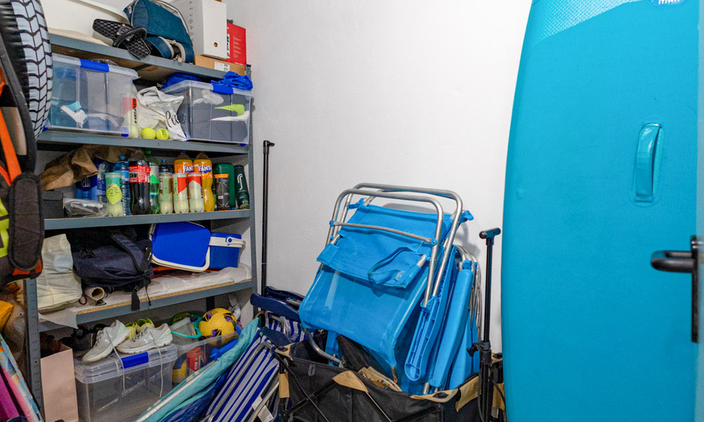 Ático moderno con amplio solárium en venta a pocos pasos de la playa en Elviria, Marbella Este 806387