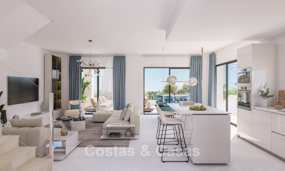 Villas adosadas de obra nueva en un entorno de golf en Estepona 806423