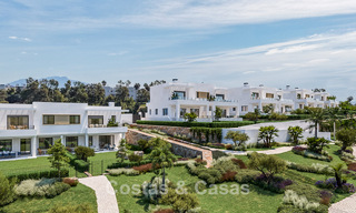 Villas adosadas de obra nueva en un entorno de golf en Estepona 806428 