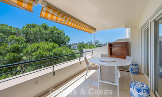 Ático dúplex de lujo en venta en primera línea de golf, cerca de todos los servicios en Guadalmina Alta y San Pedro, Marbella 806430 
