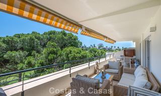 Ático dúplex de lujo en venta en primera línea de golf, cerca de todos los servicios en Guadalmina Alta y San Pedro, Marbella 806433 