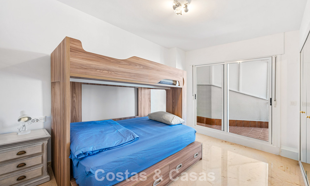 Ático dúplex de lujo en venta en primera línea de golf, cerca de todos los servicios en Guadalmina Alta y San Pedro, Marbella 806435