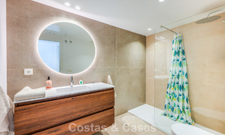 Ático dúplex de lujo en venta en primera línea de golf, cerca de todos los servicios en Guadalmina Alta y San Pedro, Marbella 806439 