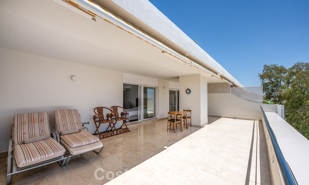 Ático dúplex de lujo en venta en primera línea de golf, cerca de todos los servicios en Guadalmina Alta y San Pedro, Marbella 806447