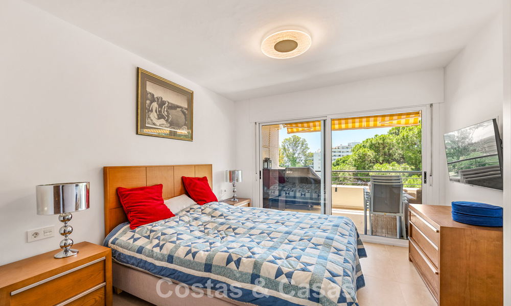 Ático dúplex de lujo en venta en primera línea de golf, cerca de todos los servicios en Guadalmina Alta y San Pedro, Marbella 806450