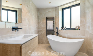 Villa familiar moderna de nueva construcción con piscina en venta en la New Golden Mile, entre Marbella y Estepona 806617 
