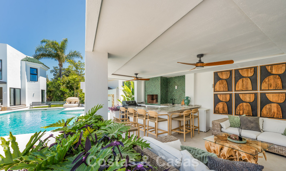 Villa familiar moderna de nueva construcción con piscina en venta en la New Golden Mile, entre Marbella y Estepona 806632