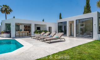 Villa familiar moderna de nueva construcción con piscina en venta en la New Golden Mile, entre Marbella y Estepona 806635 